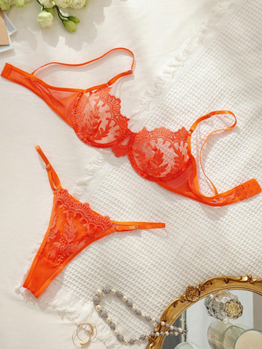 Floral Lace Underwire Lingerie Set