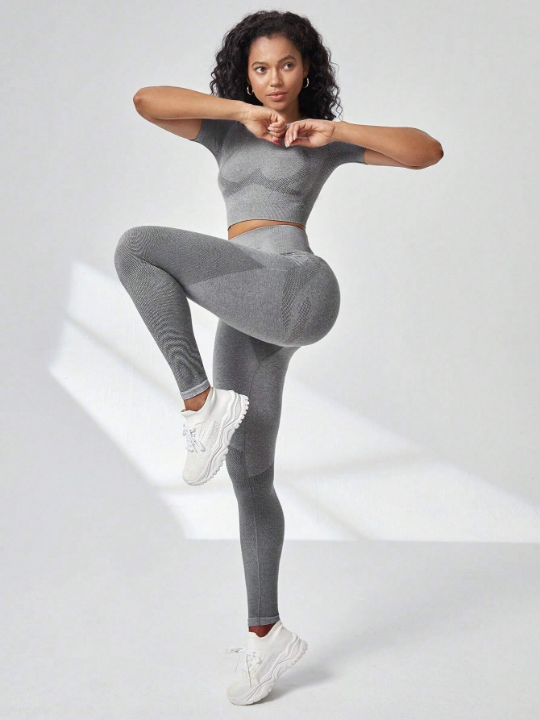 Seamless High Stretch Sports Tee & Leggings