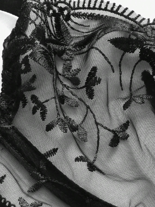 Classic Sexy Embroidered Mesh Underwire Lingerie Set