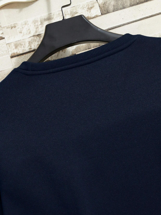 Men Solid Thermal Lined Sweatshirt