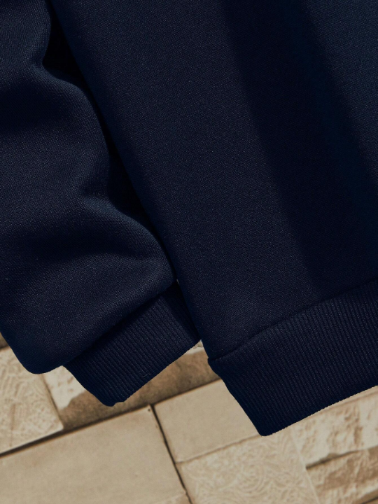 Men Solid Thermal Lined Sweatshirt