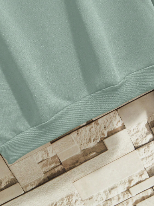 Men Solid Thermal Lined Sweatshirt