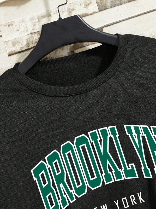 Men Letter Graphic Thermal Lined Sweatshirt