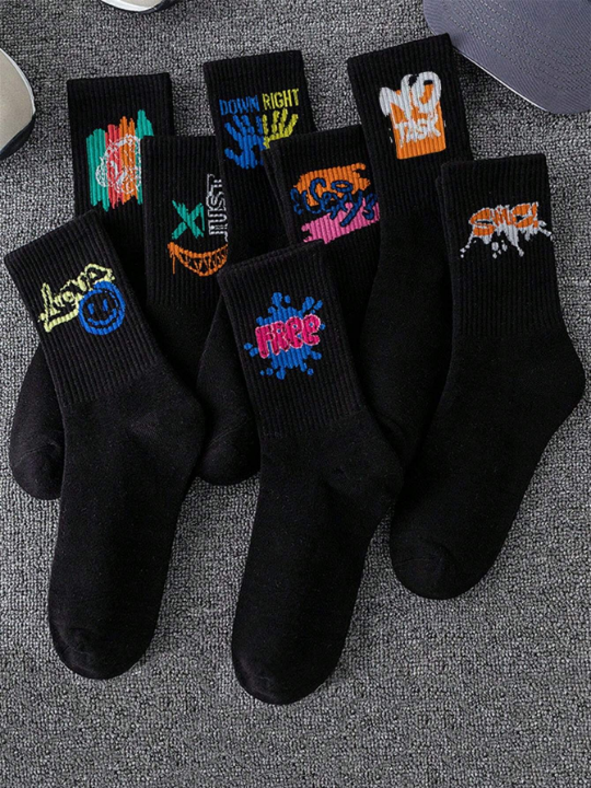 8 Pairs Random Unisex Black Graffiti Design Mid-calf Crew Socks For Couple