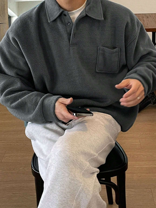 DAZY Men Pocket Patched Drop Shoulder Sweatshirt