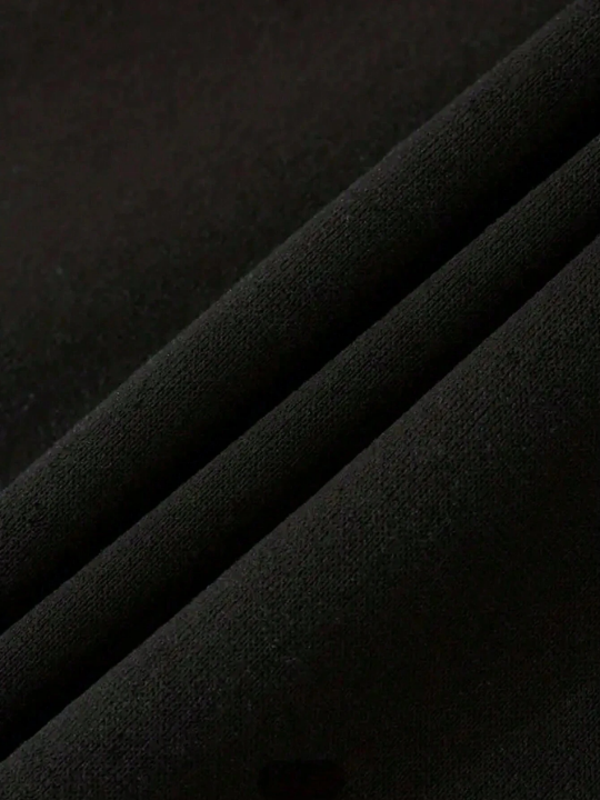 Men Letter Graphic Kangaroo Pocket Drawstring Hoodie