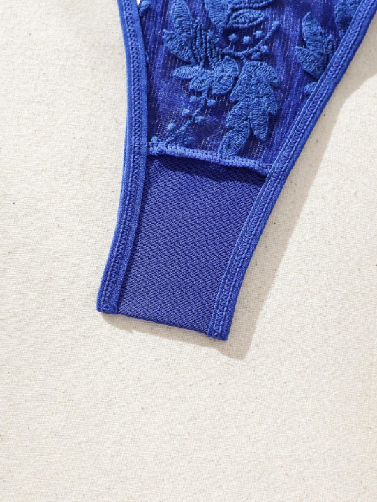 Pure Desire Plants Embroidered Mesh Underwire Lingerie Set