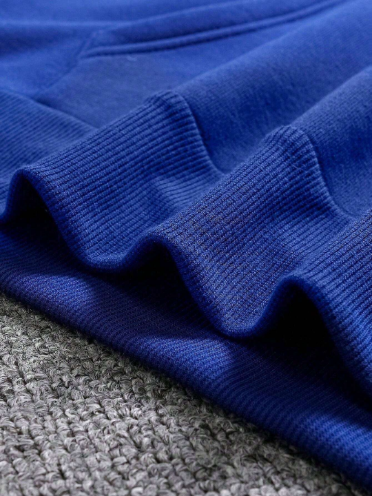 Men Cartoon & Slogan Graphic Drop Shoulder Hoodie