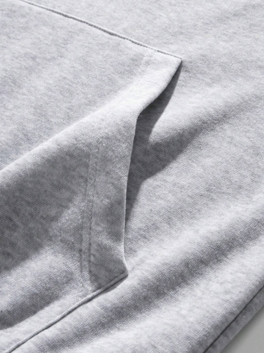 Men Slogan & Cartoon Graphic Drop Shoulder Drawstring Hoodie