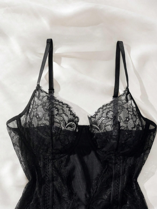 Classic Sexy Floral Lace Underwire Garter Lingerie Set