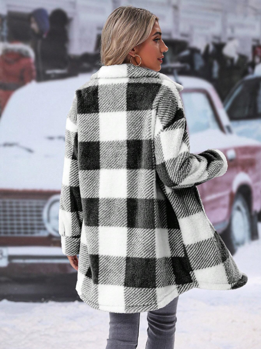 Women's Black And White Checkered Button Double Pocket Plush Jacket
