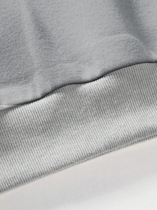 Cottnline Men 1pc Letter Patched Detail Thermal Lined Sweatshirt