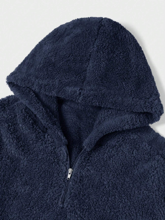 Manfinity Sporsity Men's Plush Hoodie With Printed Mountain Pattern