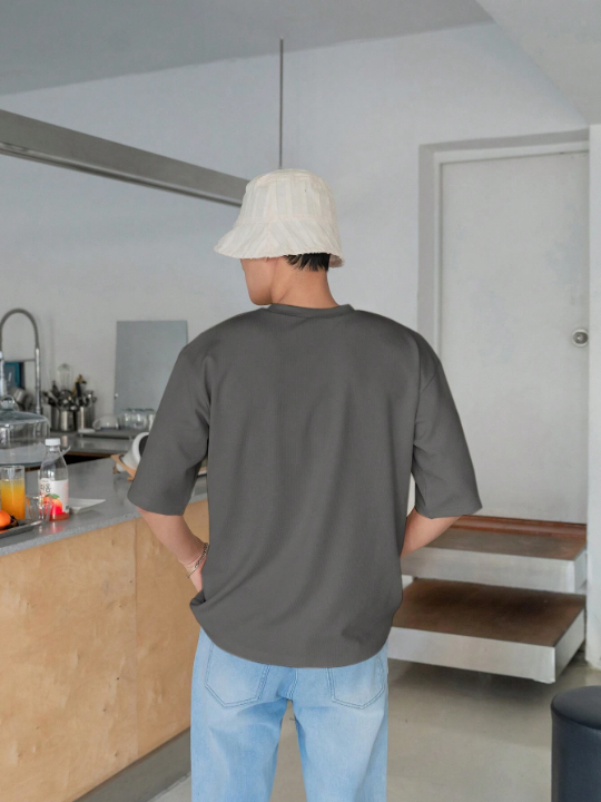 Manfinity Basics Loose Men's Solid Color Round Neck Short Sleeve T-Shirt For Casual Wear