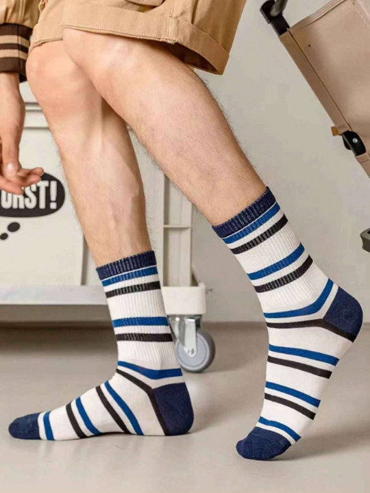 5pairs Men's Random Black & White Letter Striped Dinosaur Robot Design Trendy Streetwear Skateboard Mid-Calf Sports Socks For Autumn And Winter