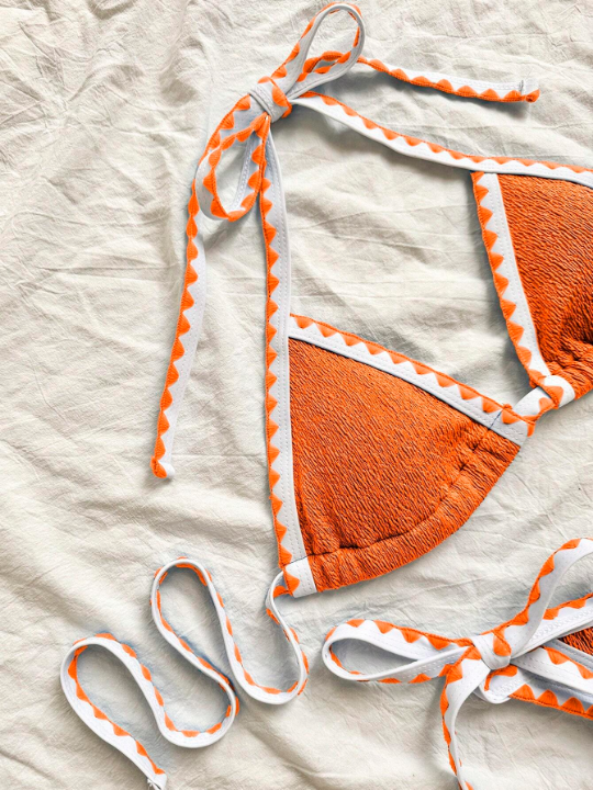 2024 New Design Color-Block V-Neck Halter Bikini Swimwear Set