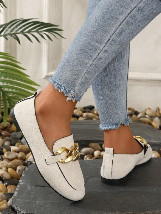 Women's Metallic Chain Decorated Fashionable Flat Shoes For All Seasons