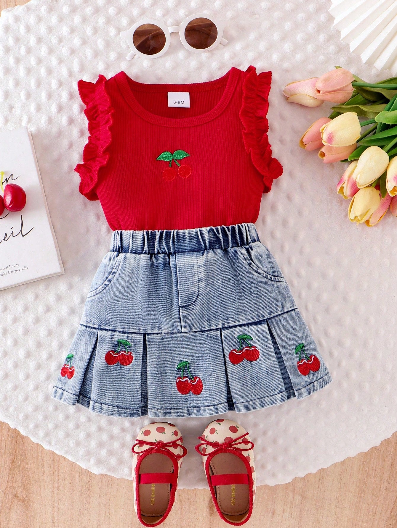 2pcs/Set Baby Girl Cherry Embroidery Lace Trim Sleeveless Top And Multiple Cherry Embroidery Pleated Denim Skirt Set
