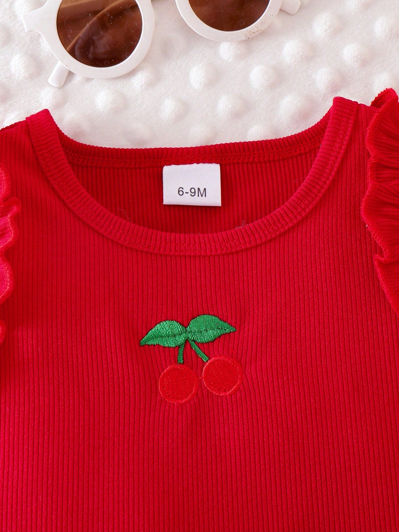 2pcs/Set Baby Girl Cherry Embroidery Lace Trim Sleeveless Top And Multiple Cherry Embroidery Pleated Denim Skirt Set