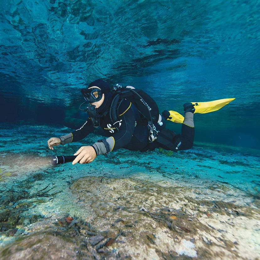 SCUBAPRO Nova 850 Tec Light