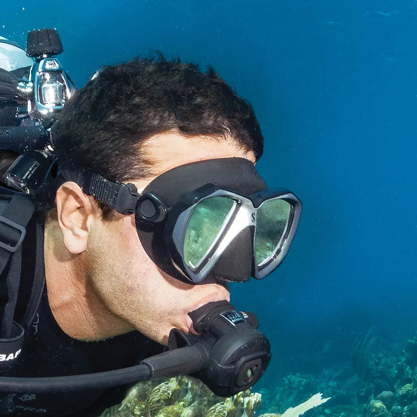SCUBAPRO Spectra Dive Mask, Black, w/ Mirrored Lens
