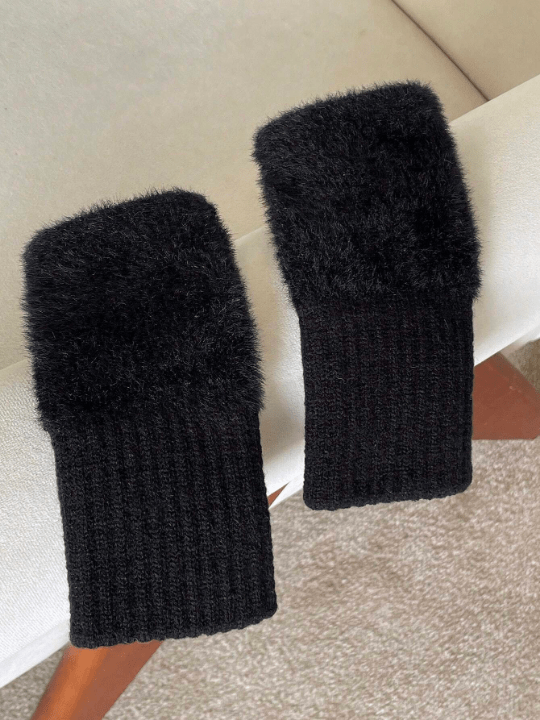 DAZY Black Regular Knit Gloves - Lolli World Marketplace