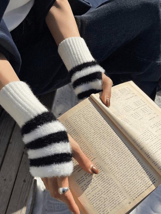 DAZY Striped Fluffy Fingerless Gloves - Lolli World Marketplace