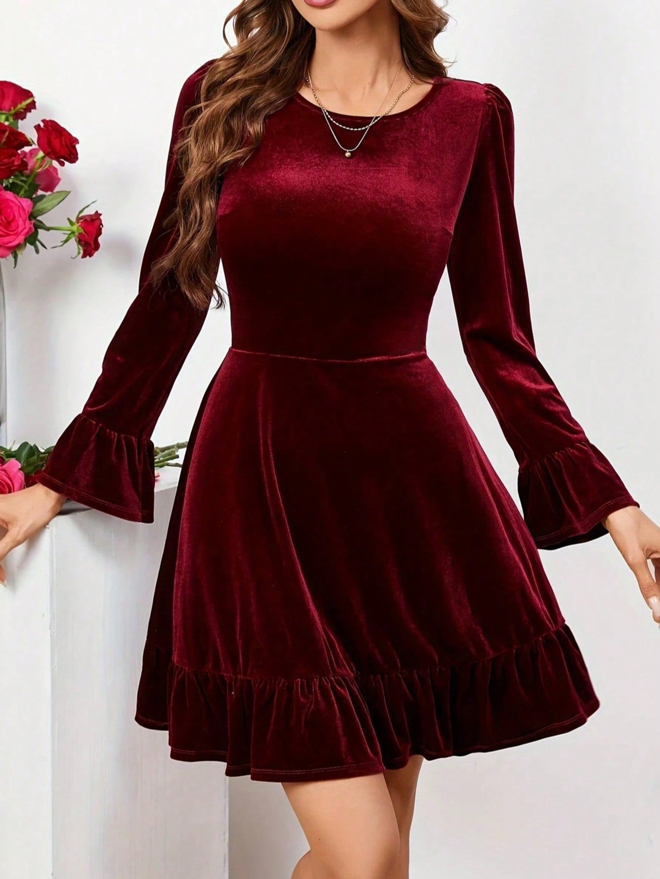 Elegant Velvet A - Line Mini Dress, Ruffle Hem, Long Sleeve, Round Neck, Suitable For Party Occasions