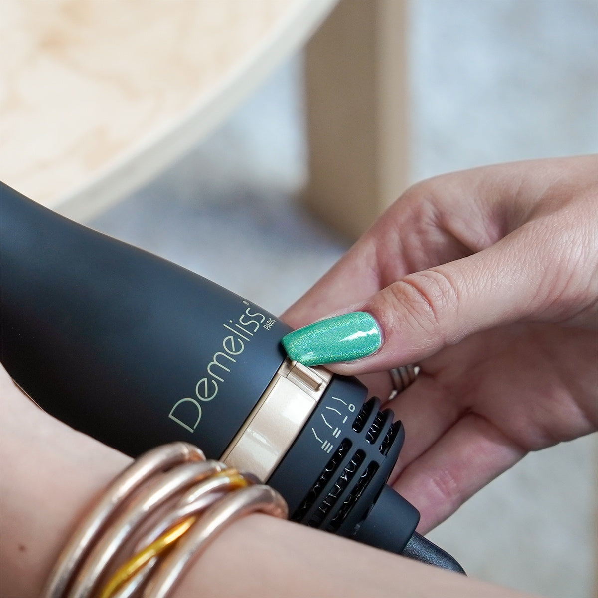 Demelisse Volume & Style