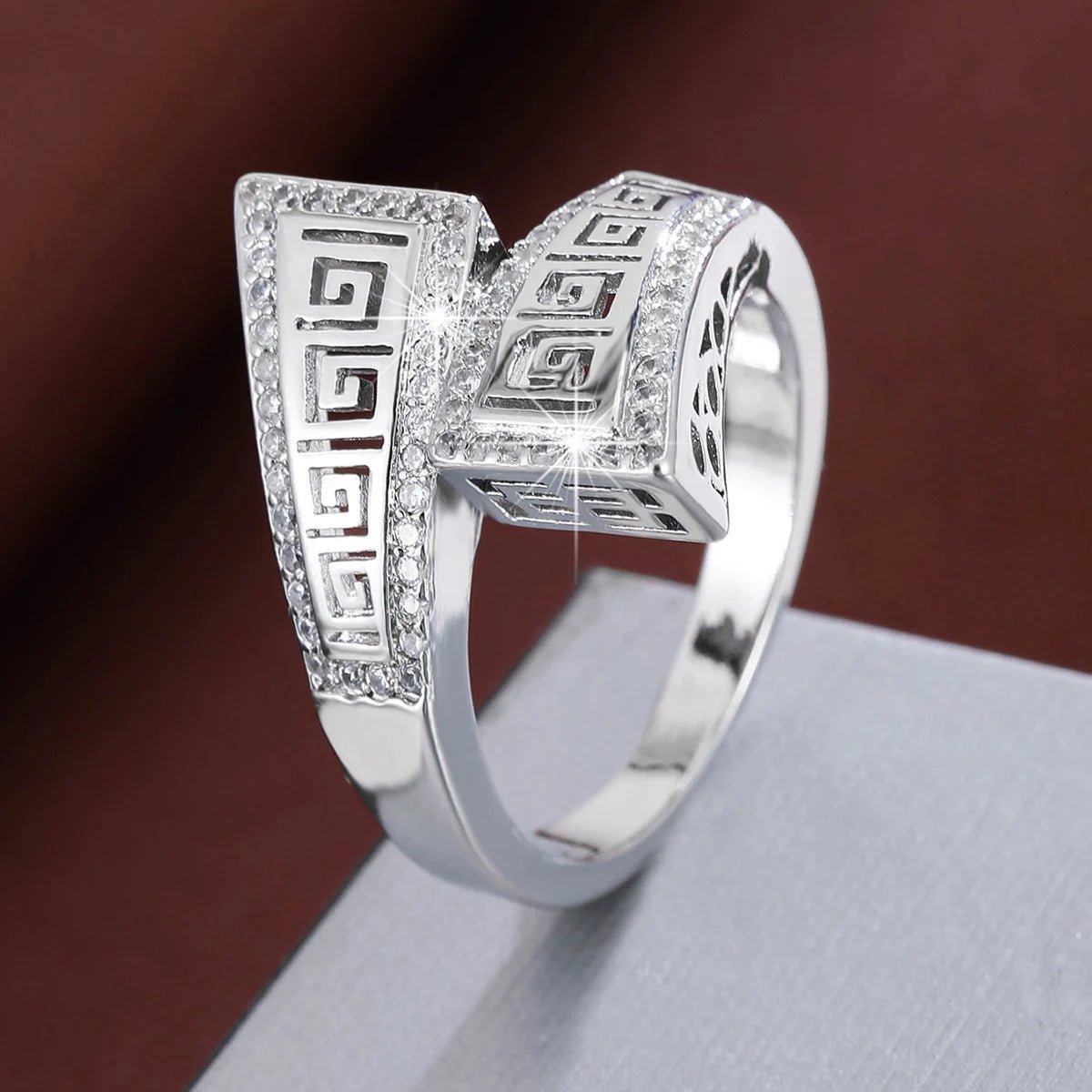 Ladies Personality Geometric Ring Women Elegance Zircon Ring
