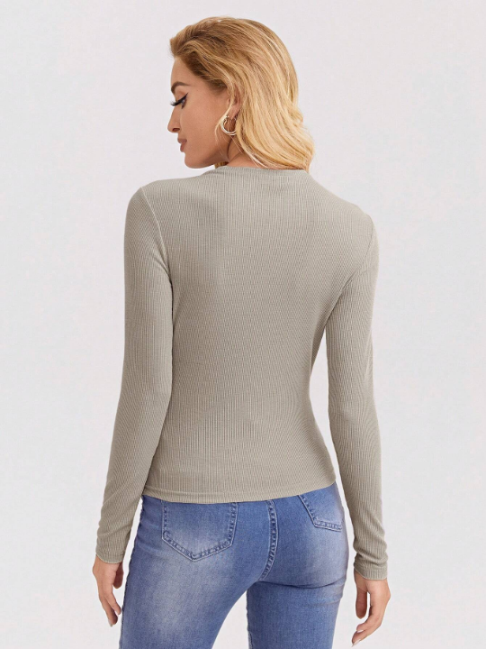 Cottnline Solid Round Neck Form Fitted Tee