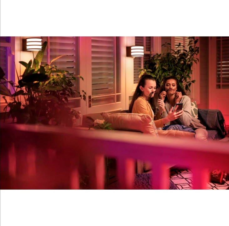 Philips Hue Outdoor Lucca Low Pole lamp