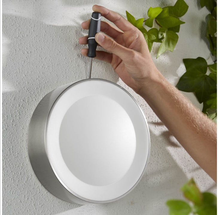 Philips Hue Outdoor Daylo Wall Lamp - Inox