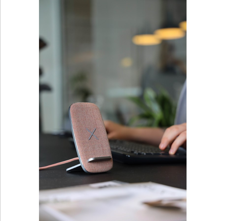 حامل SACKit CHARGEit Dock باللون الوردي