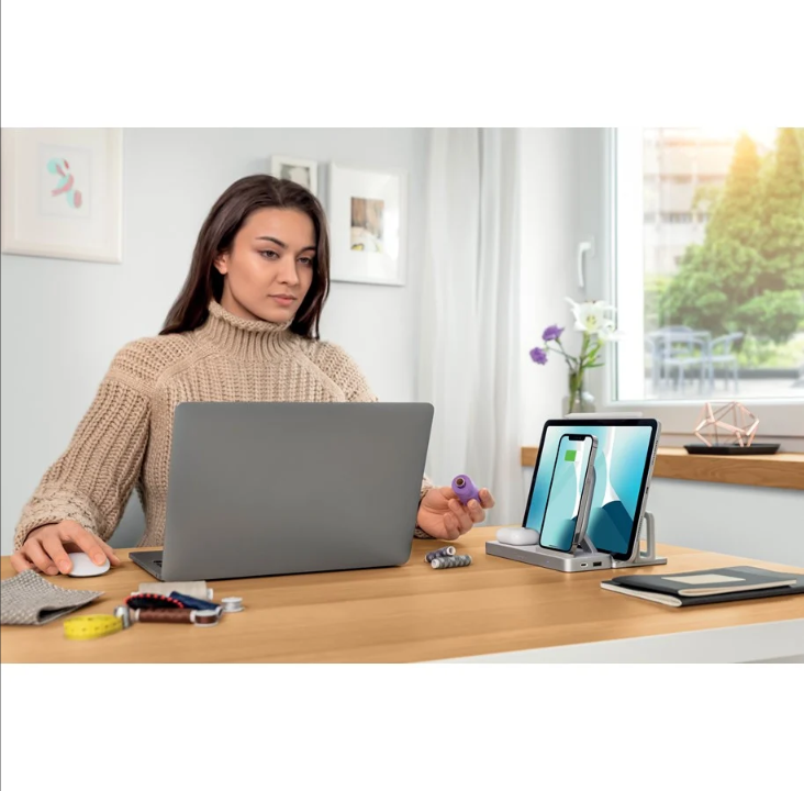 Kensington StudioCaddy⢠with Qi wireless charging for Apple devices *DEMO*