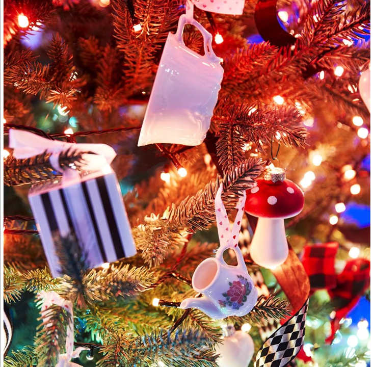 سلاسل Twinkly - 250 RGB يمكن التحكم فيها بواسطة التطبيق + مصابيح LED بيضاء دافئة. 20 مترا. سلك واضح.