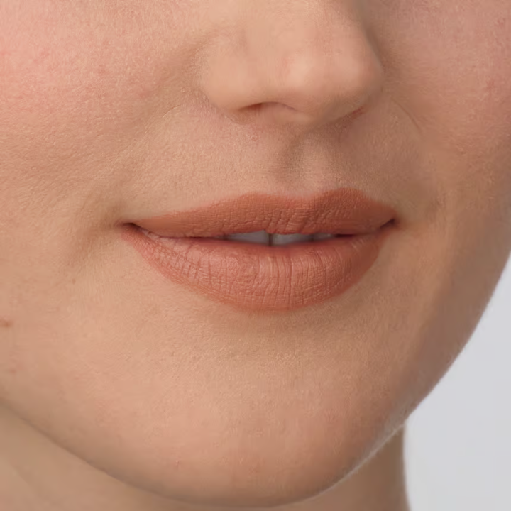 أحمر شفاه مرطب بيرفكت من إيسادورا 223 كراميل لامع 4 جرام