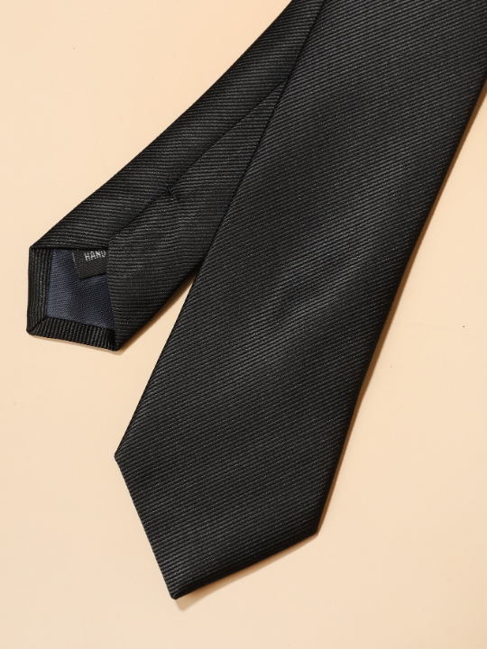 1pc Men's Fashionable Solid Black Necktie Fit For Versatile Business & Daily Outfits