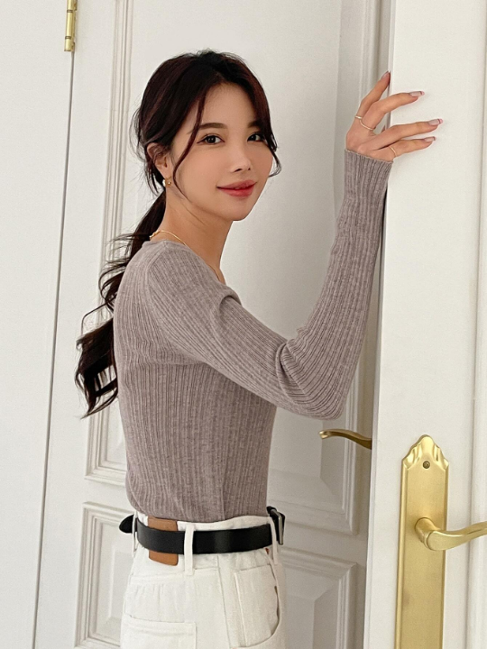 DAZY Solid V Neck Sweater