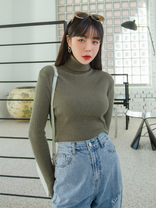 DAZY Ribbed Knit Turtleneck Sweater