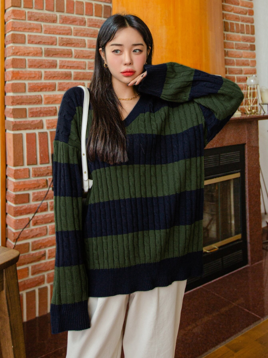 DAZY Color Block Drop Shoulder Cable Knit Sweater