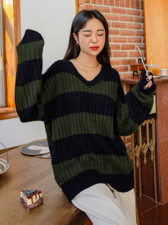 DAZY Color Block Drop Shoulder Cable Knit Sweater