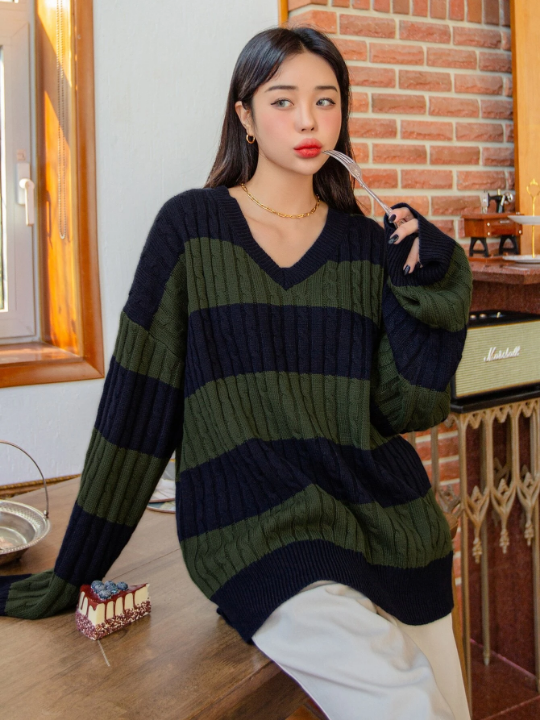 DAZY Color Block Drop Shoulder Cable Knit Sweater