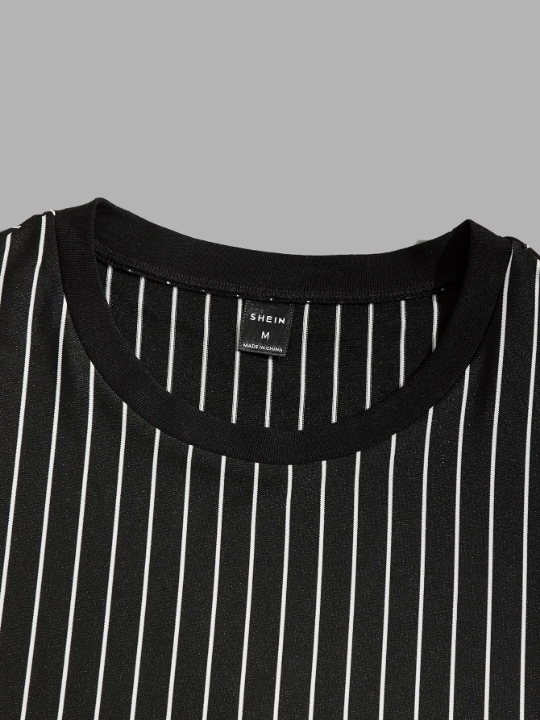 Manfinity Hypemode Men 2pcs Striped Pattern Tee