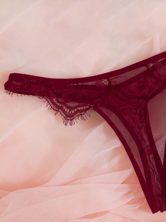 Contrast Lace Underwire Lingerie Set