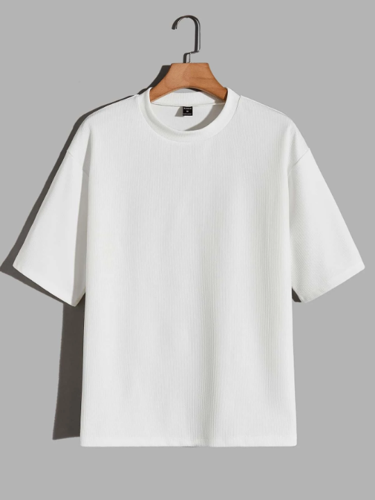 Manfinity Basics Loose Fit Men's Solid Drop Shoulder T-Shirt