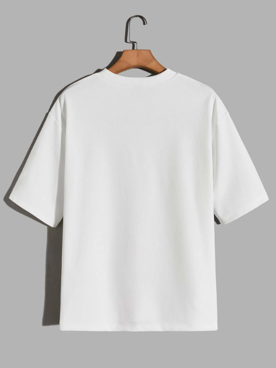 Manfinity Basics Loose Fit Men's Solid Drop Shoulder T-Shirt