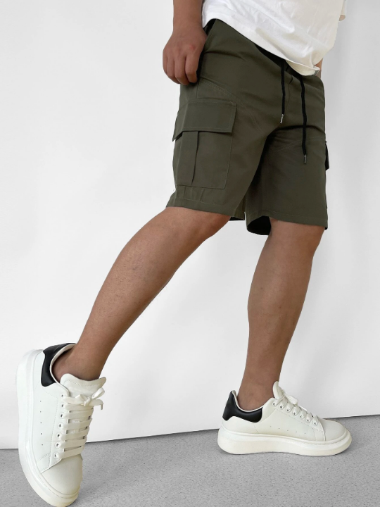 Manfinity Hypemode Men Flap Pocket Drawstring Waist Shorts