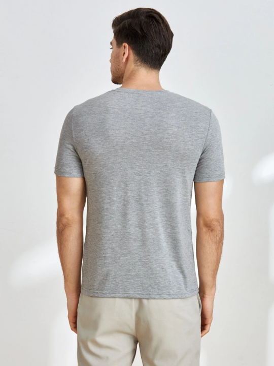 Manfinity Basics Men Solid Round Neck Tee