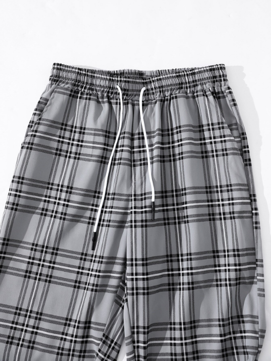 Manfinity Hypemode Loose-Fit Men's Plaid Print Drawstring Waist Pants